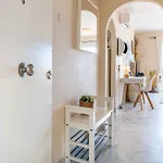 2- Bedroom With Seaview & Great Location Daire