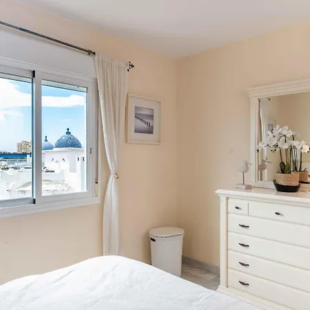 Apartment 2- Bedroom With Seaview & Great Location *